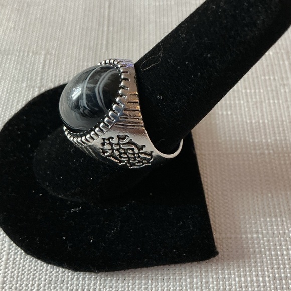 Black and White Agate Ring - Picture 4 of 4